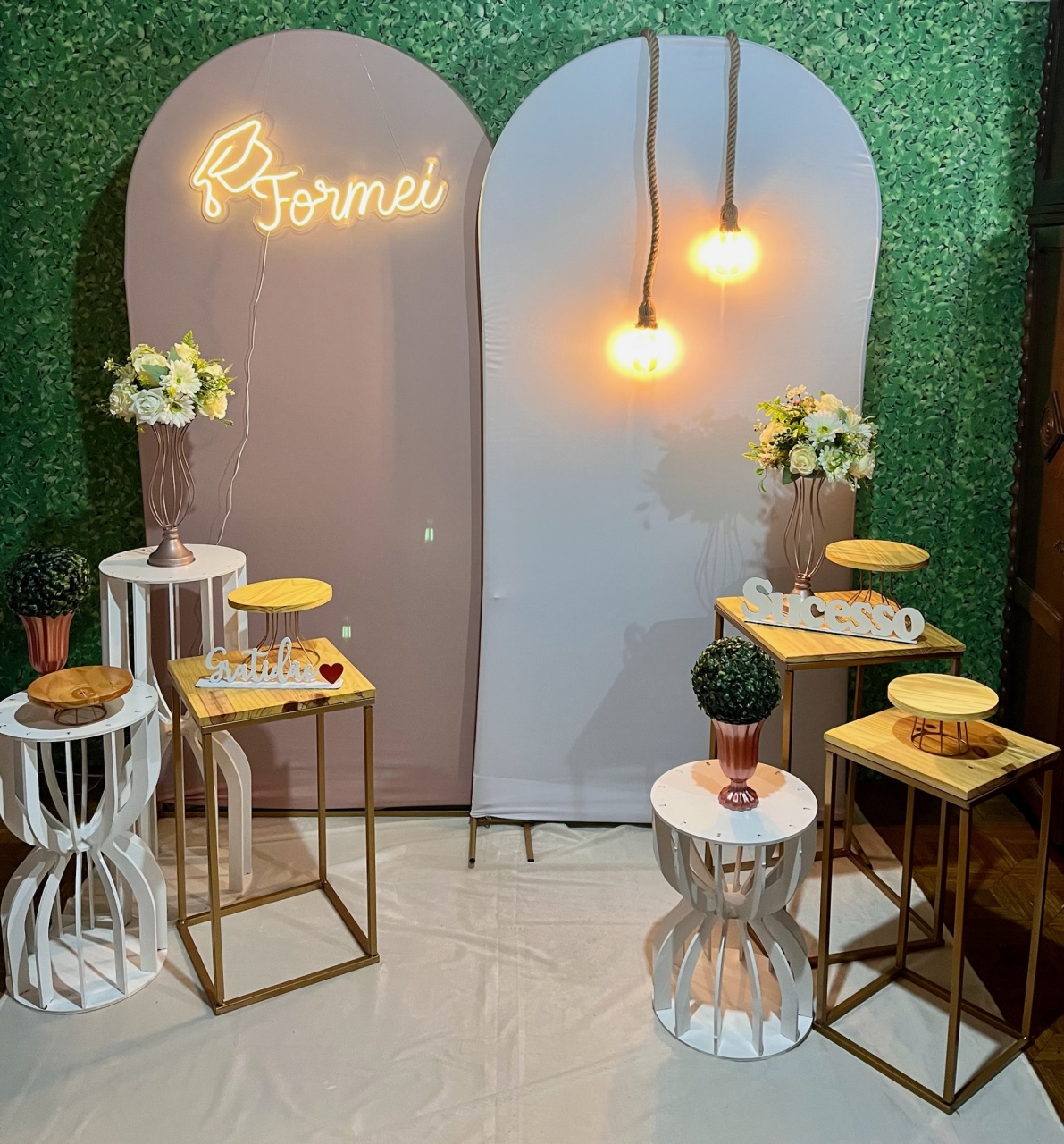 Formatura Nude E Branco - Decoreli Decorações Pegue e Monte