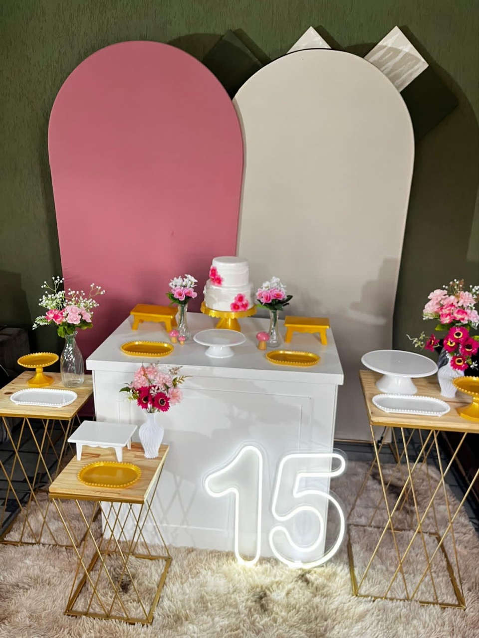 Rose| Off E Flores - 15 Anos - Janaíne Naiara Ferreira Rezende