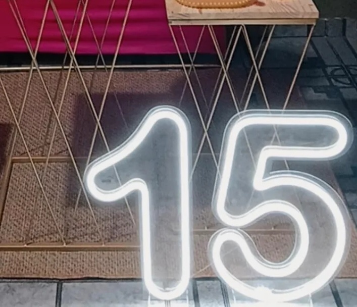 Número Led 15 - Janaíne Naiara Ferreira Rezende
