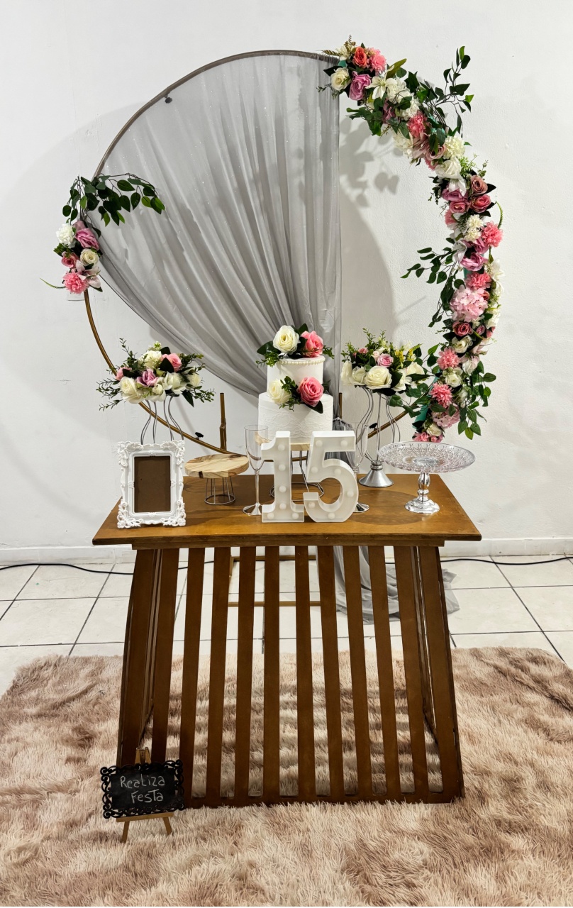 Kit Festa 15 Anos Arco Rosa Com Prata - Realiza Festa