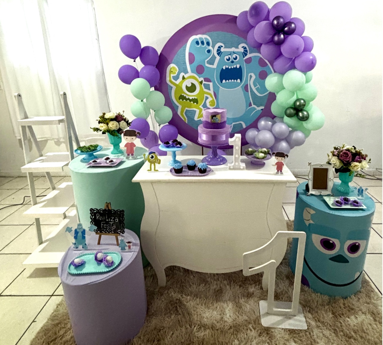 Kit Luxo Infantil Feminino Monstros S.a - Realiza Festa