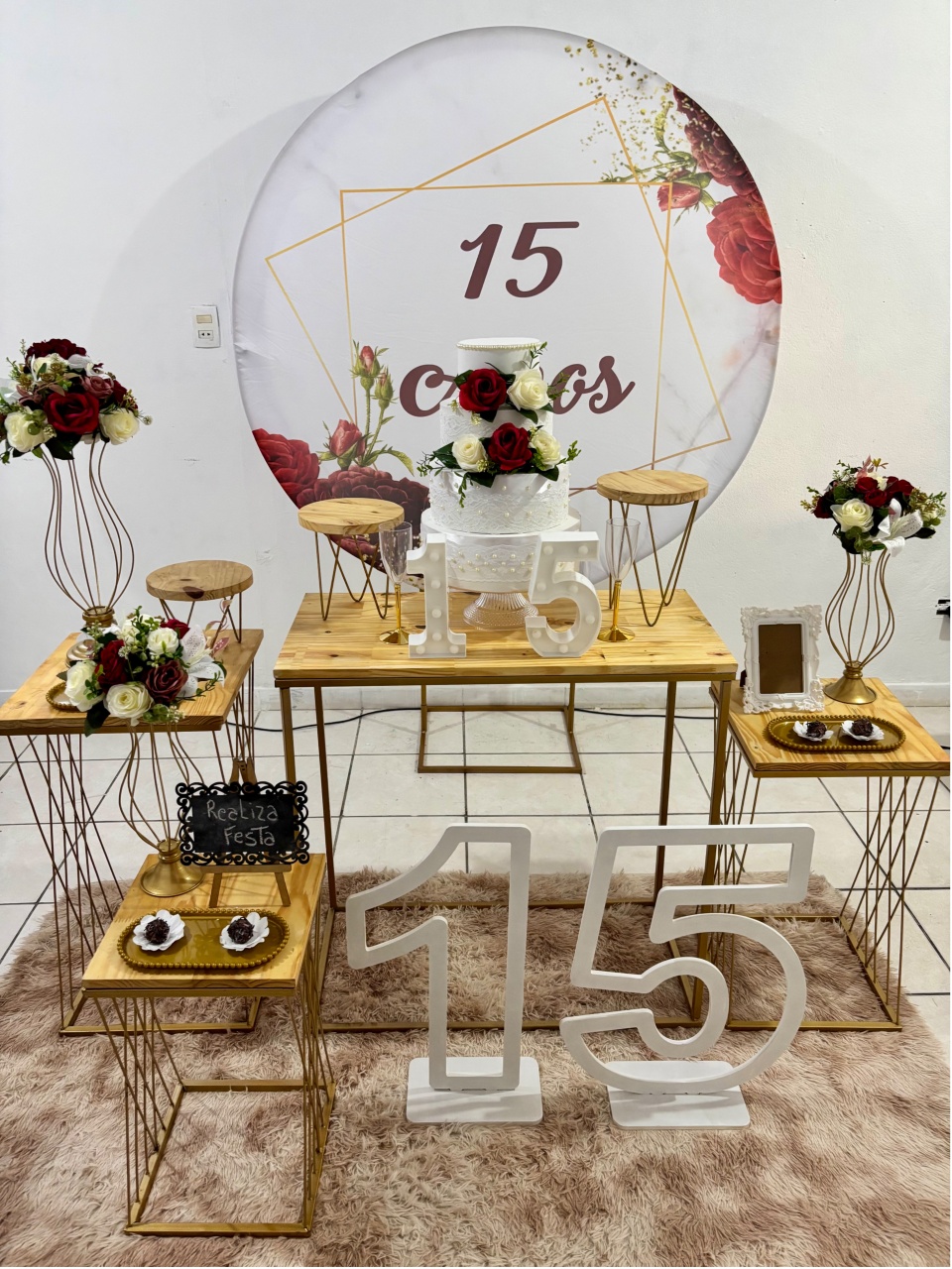 Kit Luxo 15 Anos Capa Vermelha E Branca - Realiza Festa