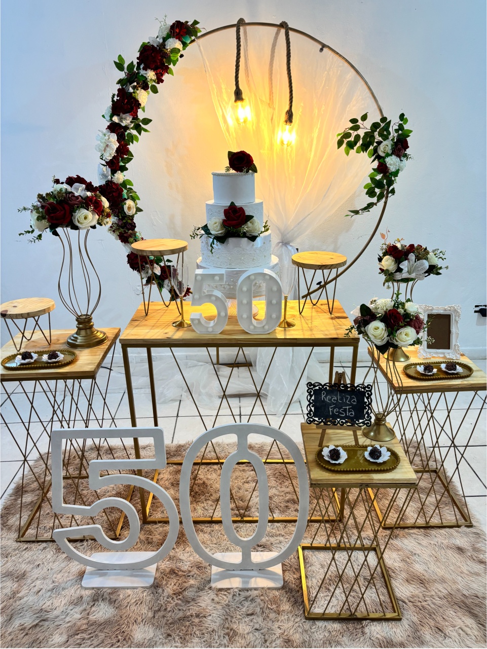 Kit Premium Casamento. Marsala Com Tecido Branco - Realiza Festa