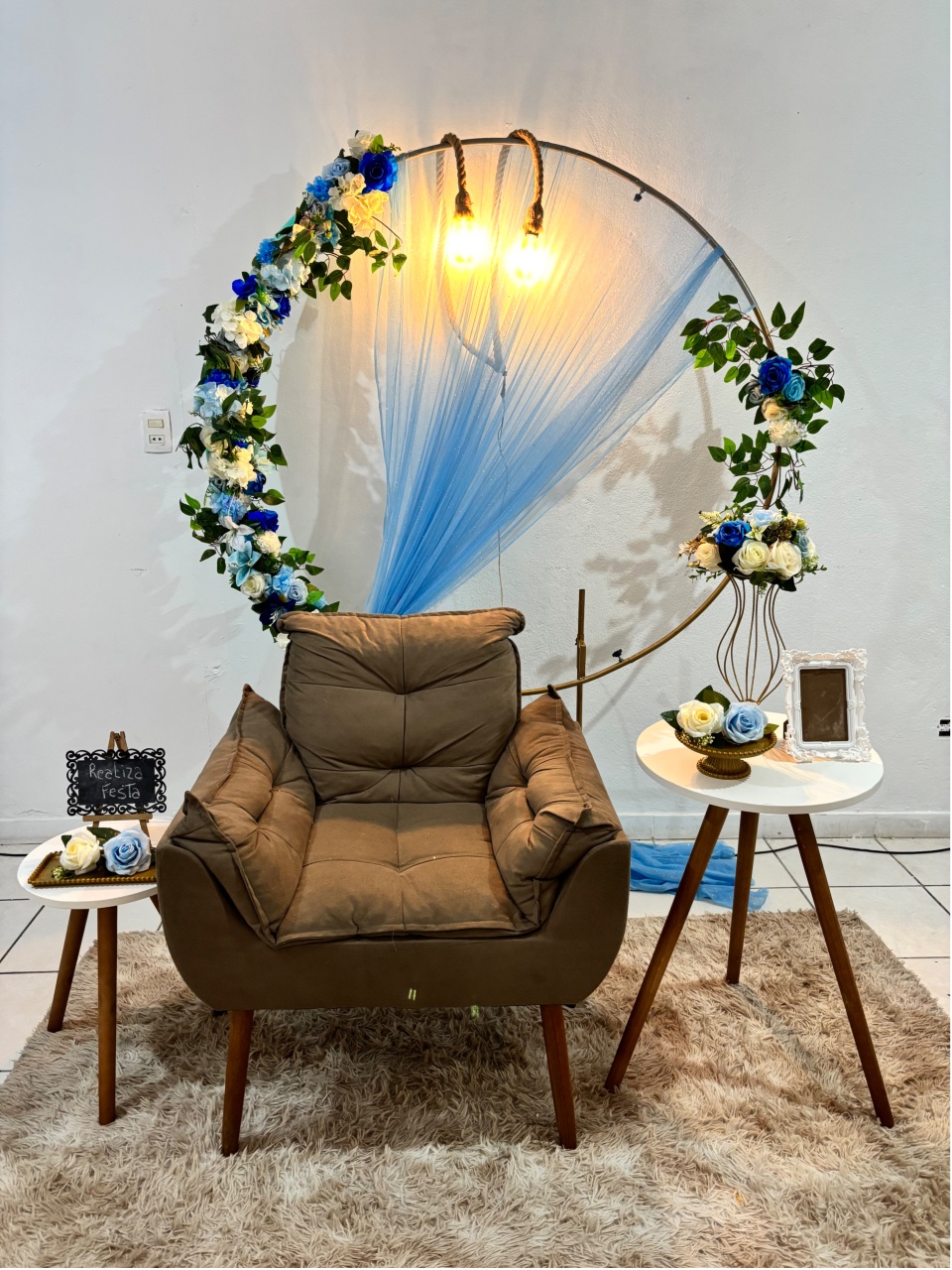 Kit Encontro de Mulheres Luxo Arco de Flores Azul - Realiza Festa