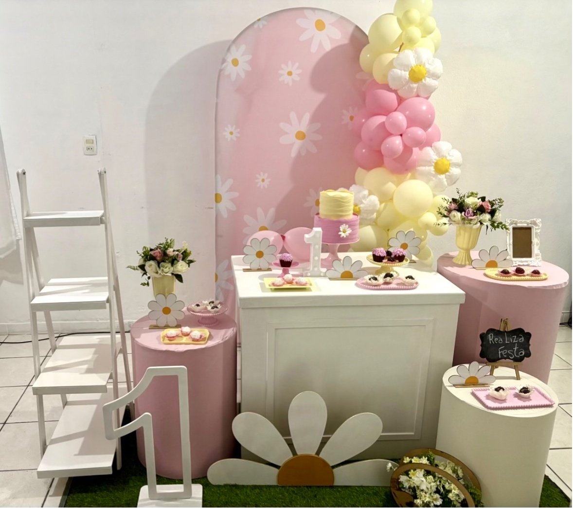 Kit Luxo Aniversário Margaridas - Realiza Festa