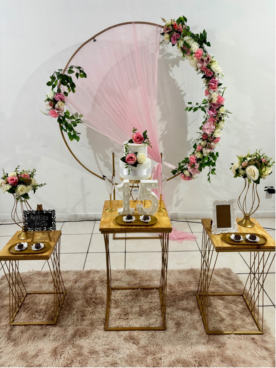 Kit Festa 15 Anos Arco Rosa Com Tecido Rosa - Realiza Festa