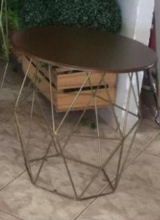 Mesa Sextavado Dourada P - LÊ FESTAS LOCAÇÃO DE 