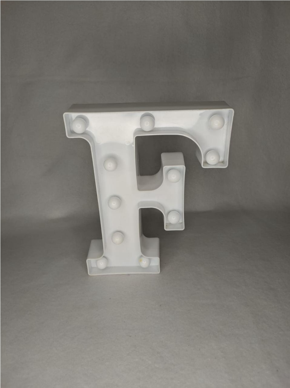 Letra Led F 22Cm - LÊ FESTAS LOCAÇÃO DE 