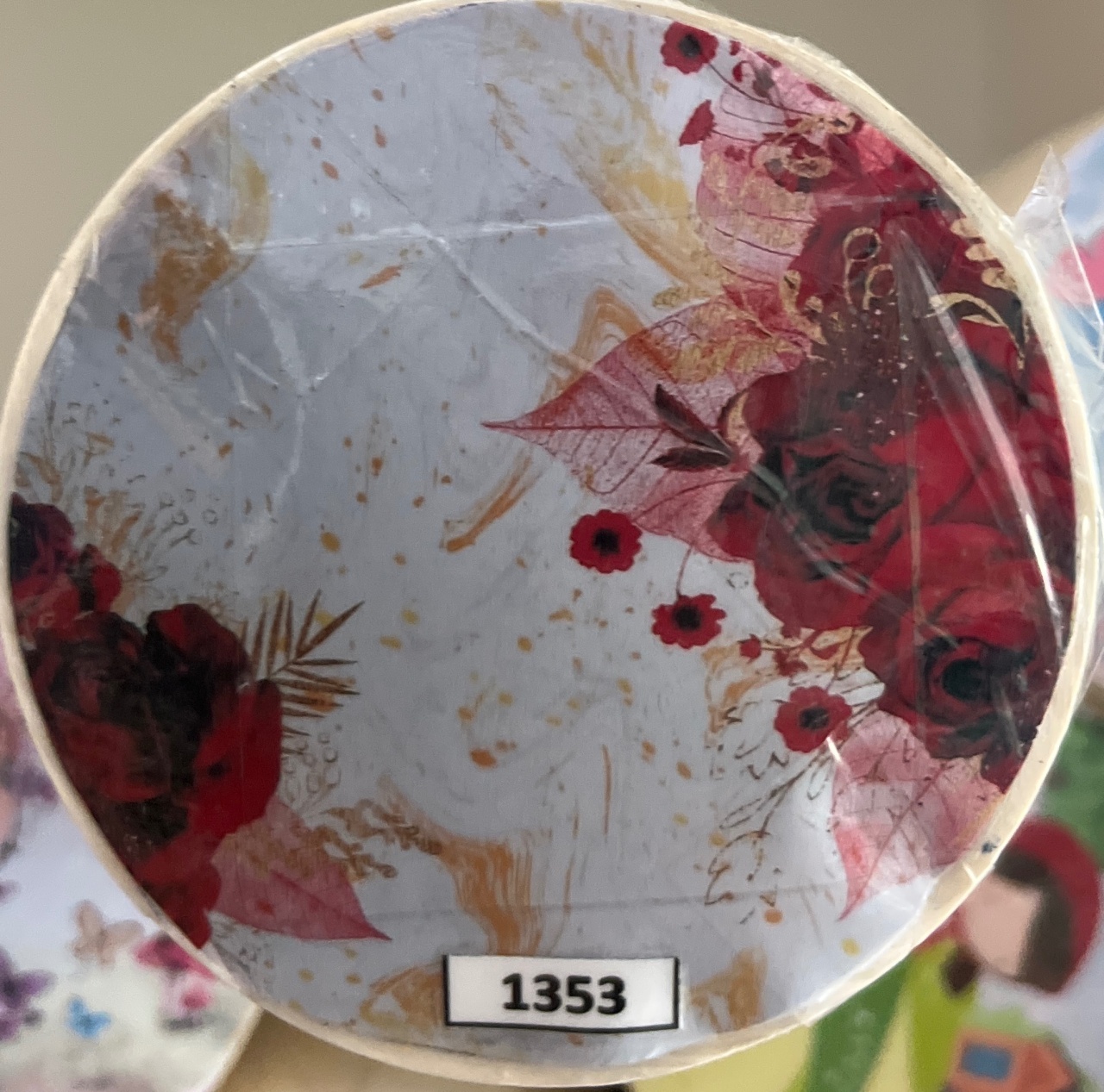 Tecido Painel Redondo 1,5M Conj Rosas Vermelhas Com Branco - LÊ FESTAS LOCAÇÃO DE 