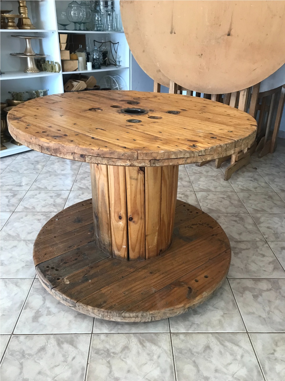 Mesa de Carretel M 1X0,76M - LÊ FESTAS LOCAÇÃO DE 