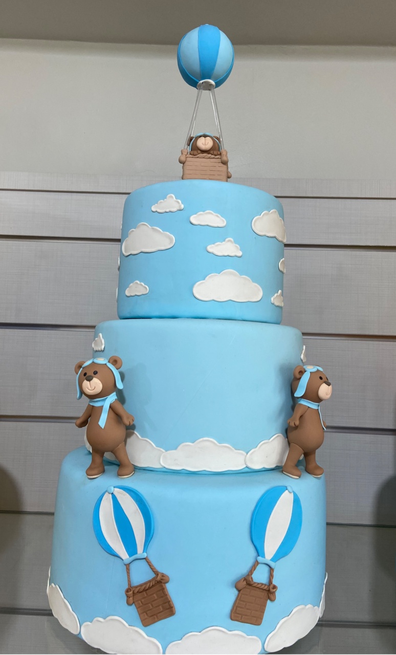 Bolo Urso Baloeiro - LÊ FESTAS LOCAÇÃO DE 