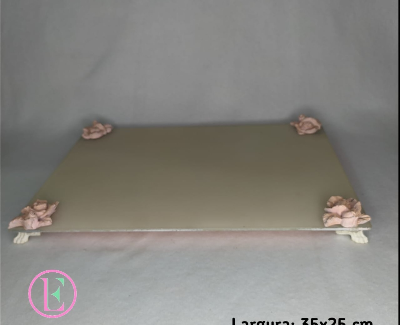 Bandeja Rosa 35X25X3- K 131 - LÊ FESTAS LOCAÇÃO DE 