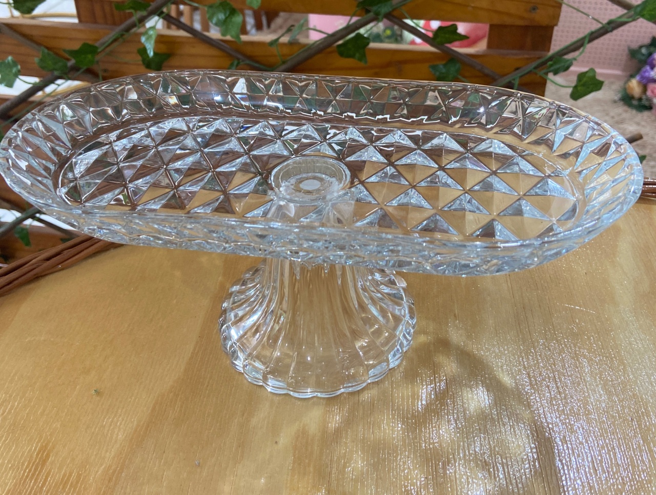 Travessa Oval de Vidro Com Pé - LÊ FESTAS LOCAÇÃO DE 