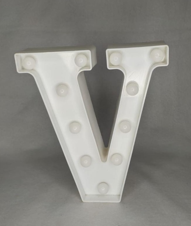 Letra Led V 22Cm - LÊ FESTAS LOCAÇÃO DE 