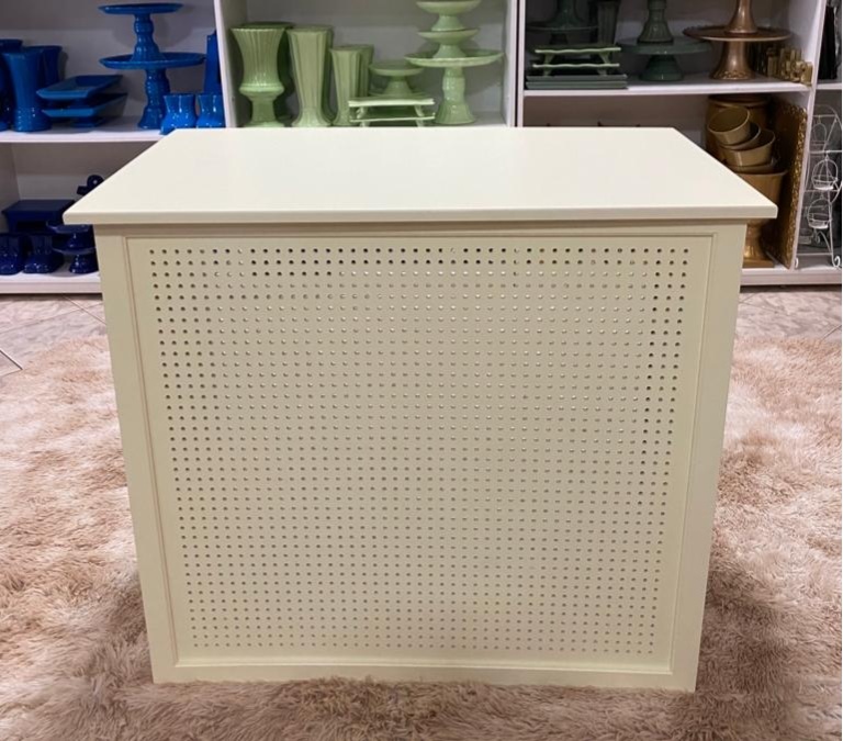 Mesa Modular Furadinha Amarela Bb - LÊ FESTAS LOCAÇÃO DE 