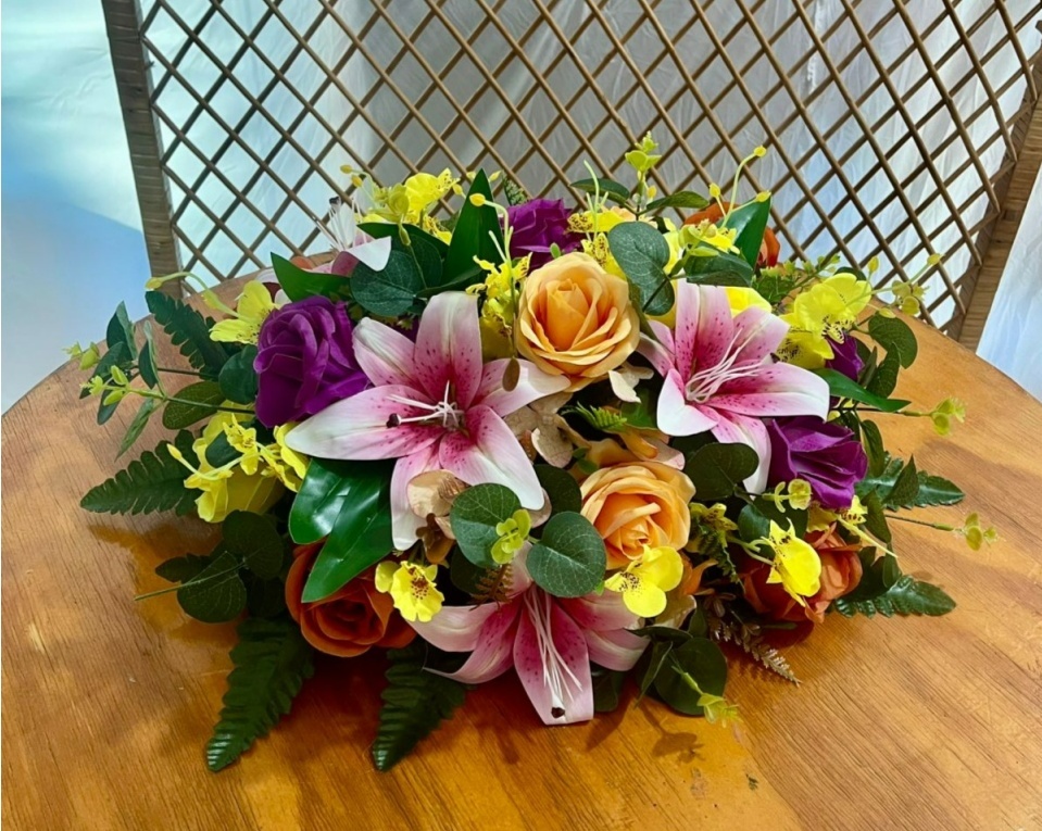 Buque Macarrao 40Cm Floral Rosas Diversas, Lirios E Orquideas - LÊ FESTAS LOCAÇÃO DE 