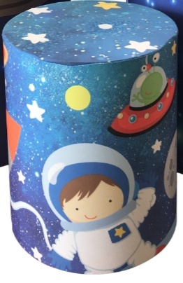 Capa Cilindro P - Astronauta - LÊ FESTAS LOCAÇÃO DE 