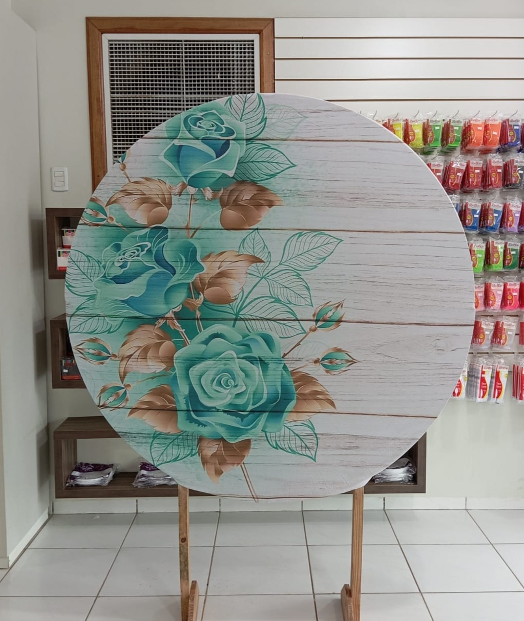 Tecido Painel Redondo 1,5M- Flores Verdes Folhas Douradas - LÊ FESTAS LOCAÇÃO DE 