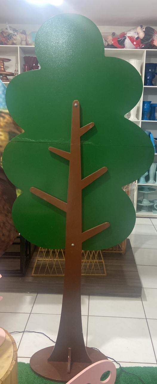 Árvore 2M Verde Bandeira - LÊ FESTAS LOCAÇÃO DE 