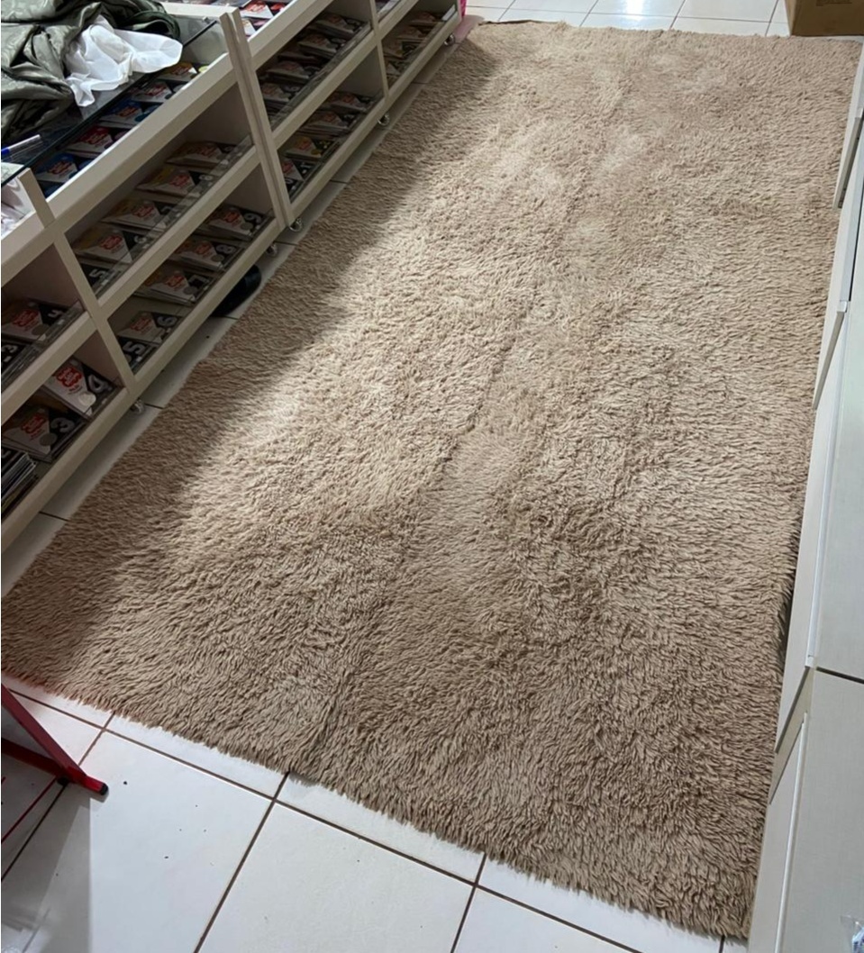 Tapete Bege 2,32X1,90M - LÊ FESTAS LOCAÇÃO DE 