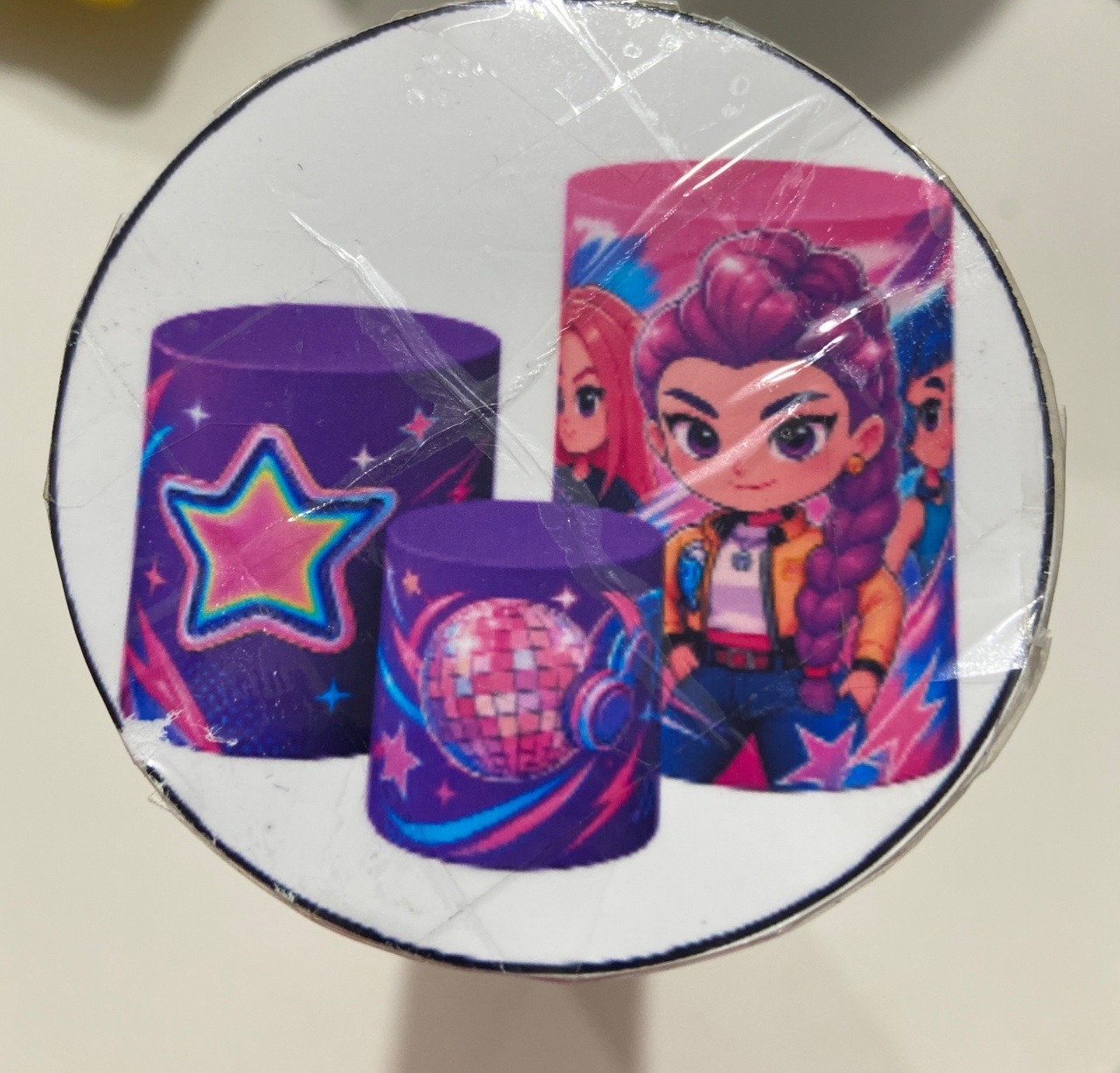 Capa Cilindro P - Guerreiras Do K-Pop Kids (Globo Espelhado) - LÊ FESTAS LOCAÇÃO DE 