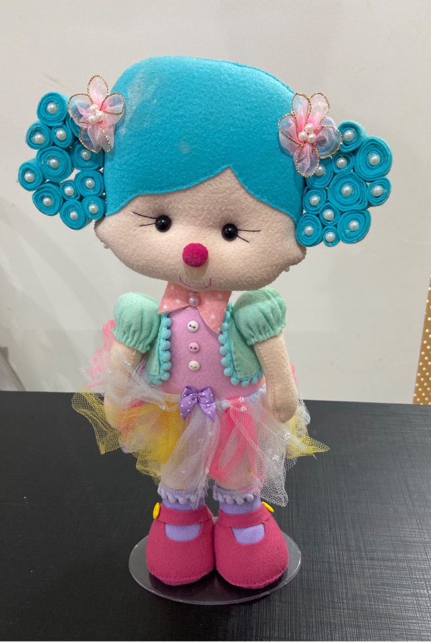 Feltro Circo Palhacinha Cabelo Azul 36Cm - LÊ FESTAS LOCAÇÃO DE 