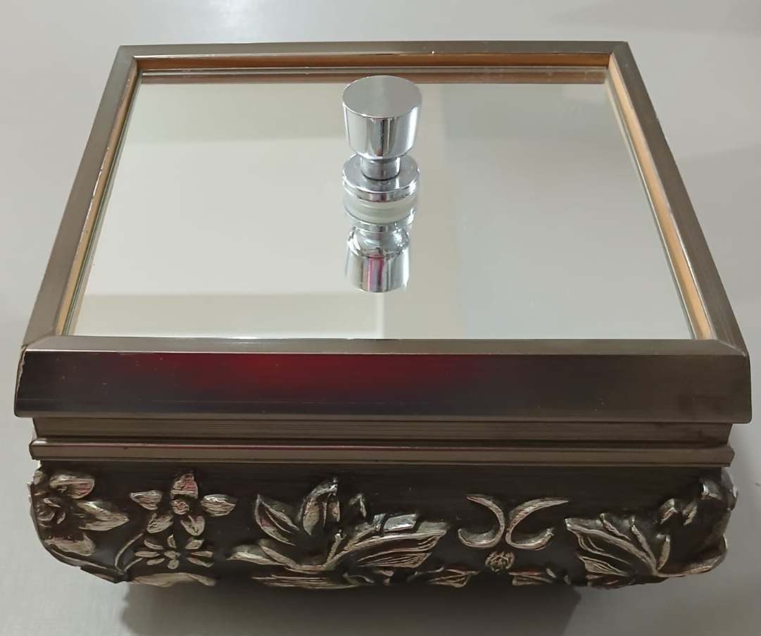 Caixa Decorativa Espelhada Madeira 17Cmx20Cm - LÊ FESTAS LOCAÇÃO DE 