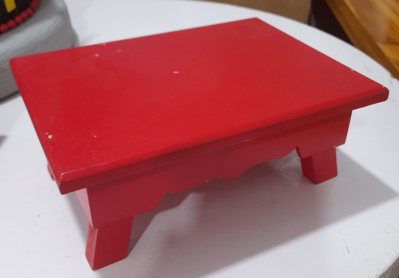 Banquinho Bandeja P Vermelho Bb - LÊ FESTAS LOCAÇÃO DE 