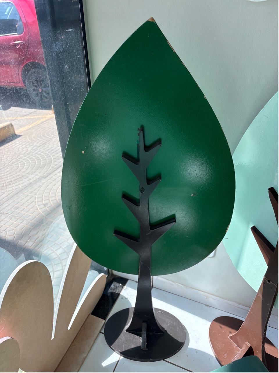 Arvore Pinheiro 1M Verde Bandeira - LÊ FESTAS LOCAÇÃO DE 