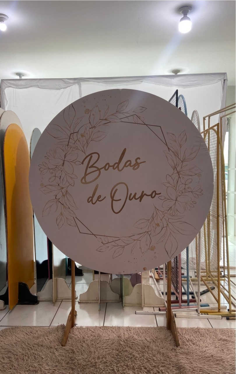 Tecido Painel Redondo 1,5M- Bordas de Ouro - LÊ FESTAS LOCAÇÃO DE 