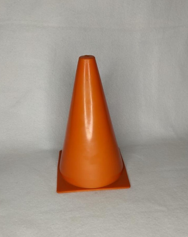 Cone Transito Laranja 22Cm - LÊ FESTAS LOCAÇÃO DE 