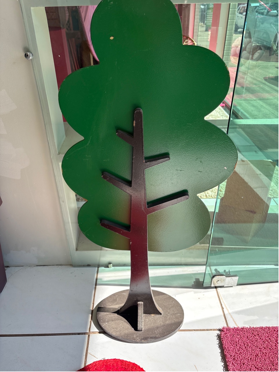 Árvore Folha 1M Verde Bandeira - LÊ FESTAS LOCAÇÃO DE 