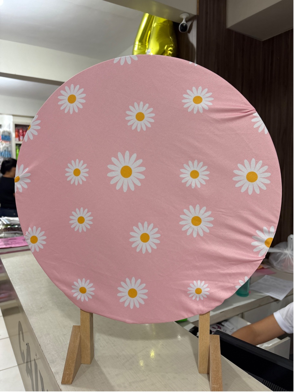 Tecido Painel Redondo 50Cm - Margarida - LÊ FESTAS LOCAÇÃO DE 