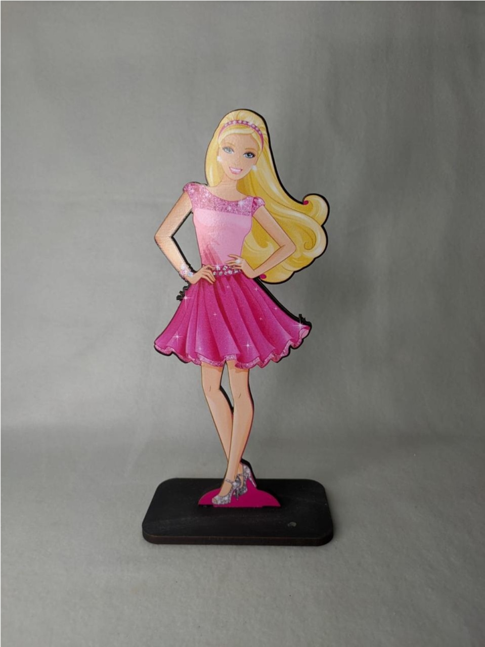 Display Adesivo Barbie - LÊ FESTAS LOCAÇÃO DE 