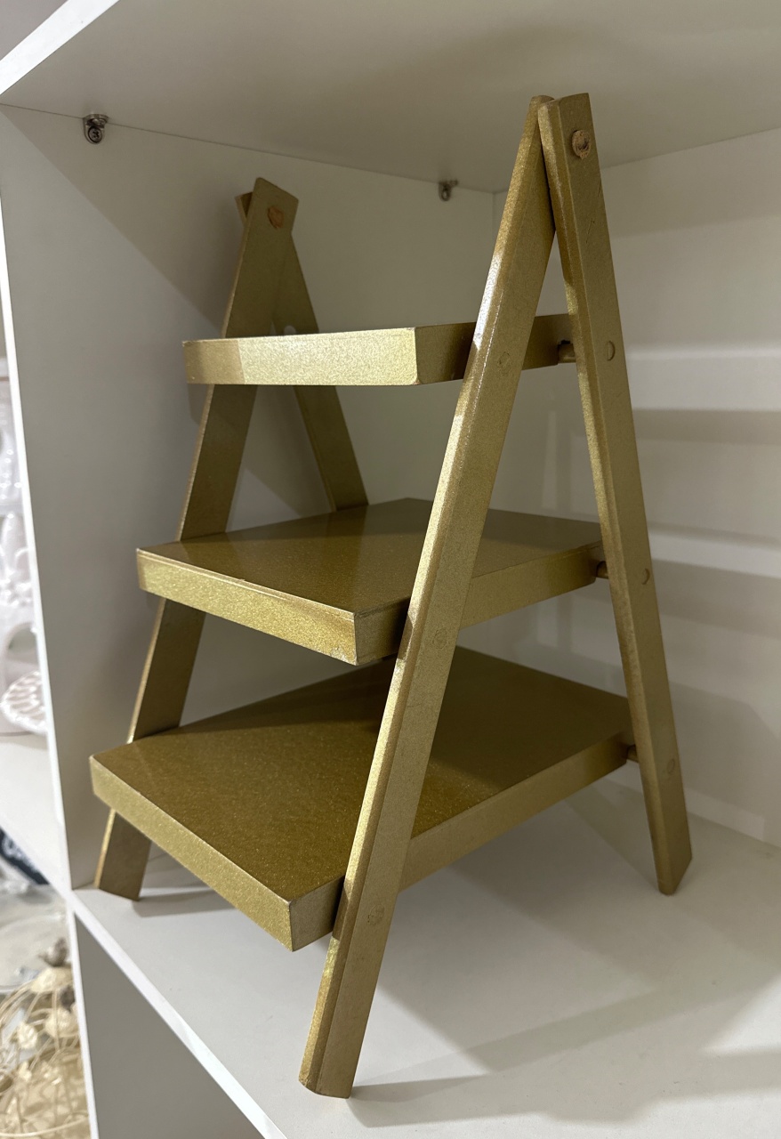 Mdf Escada de Mesa Dourada - LÊ FESTAS LOCAÇÃO DE 
