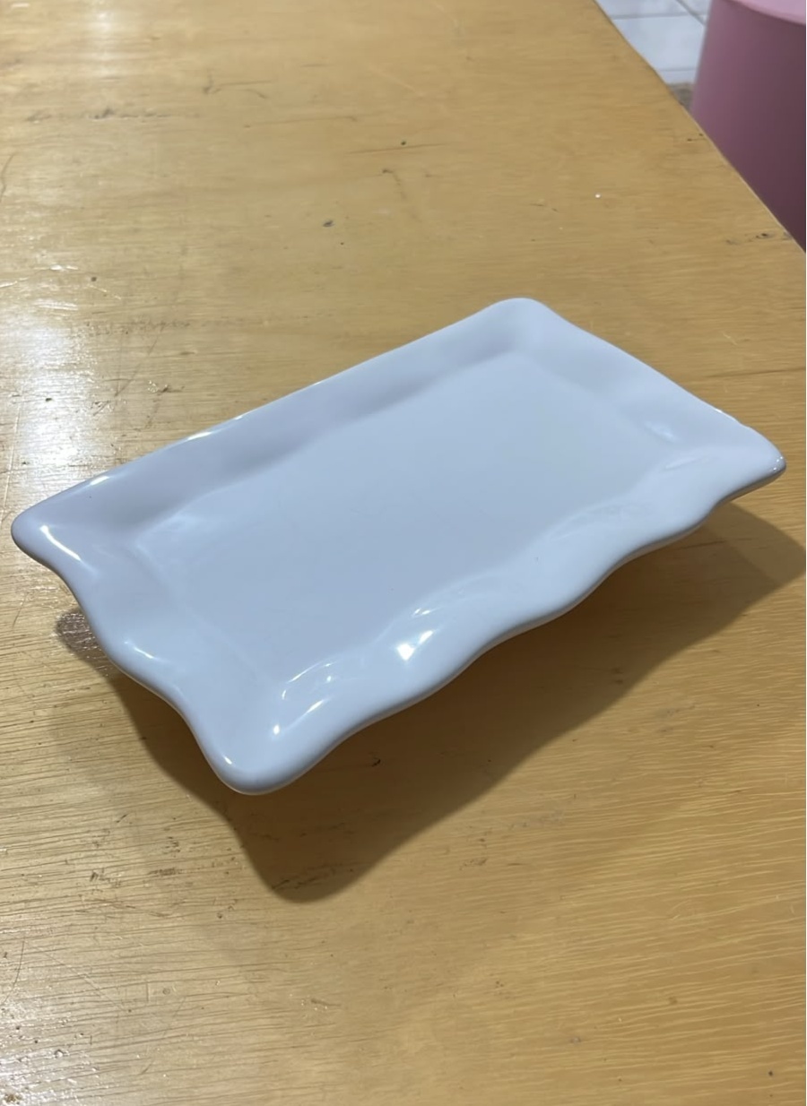 Bandeja C/ Pe Retangular Branca 6X27X17 - Tef 1536 - LÊ FESTAS LOCAÇÃO DE 