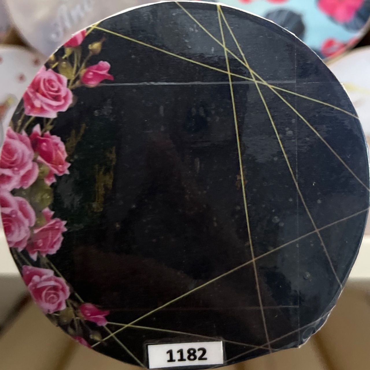 Tecido Painel Redondo 1,5M Flores Rosas Com Preto - LÊ FESTAS LOCAÇÃO DE 