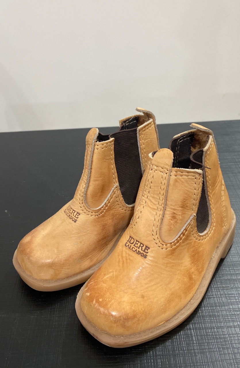 Bota Caramelo N21 - LÊ FESTAS LOCAÇÃO DE 