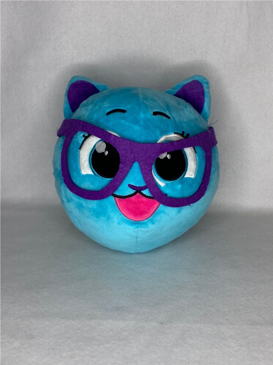Pelucia Bolo Fofos- Sophia A Gatinha - LÊ FESTAS LOCAÇÃO DE 