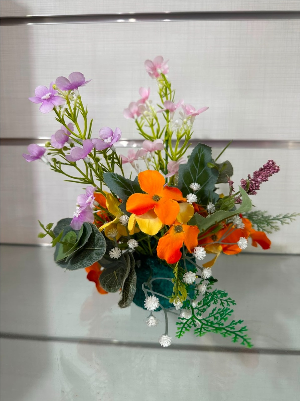 Arranjo Pp- Flores Lilás E Laranja - LÊ FESTAS LOCAÇÃO DE 