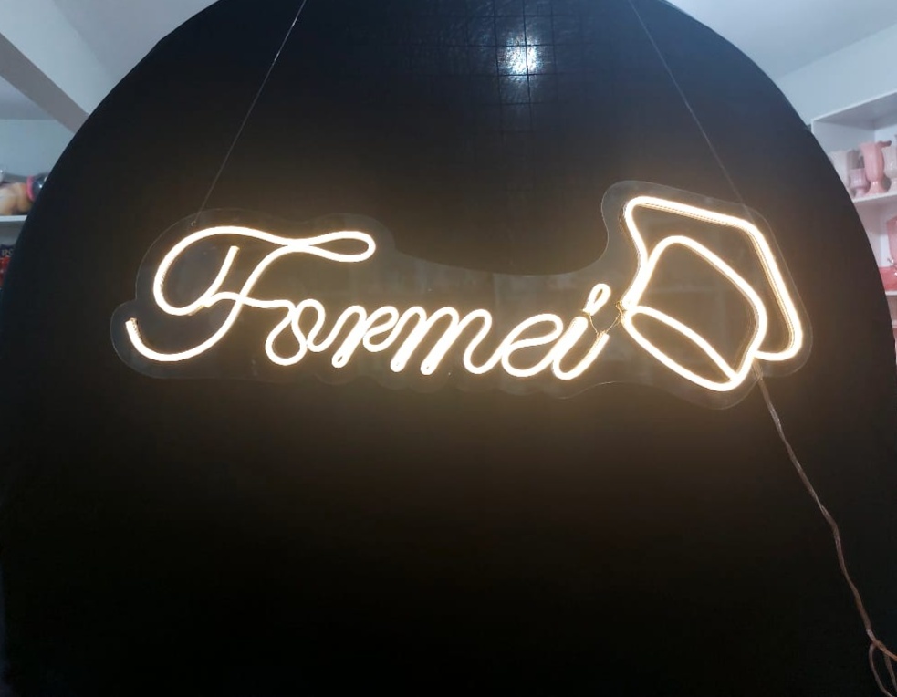 Painel Led Formei (Luz Quente) - LÊ FESTAS LOCAÇÃO DE 