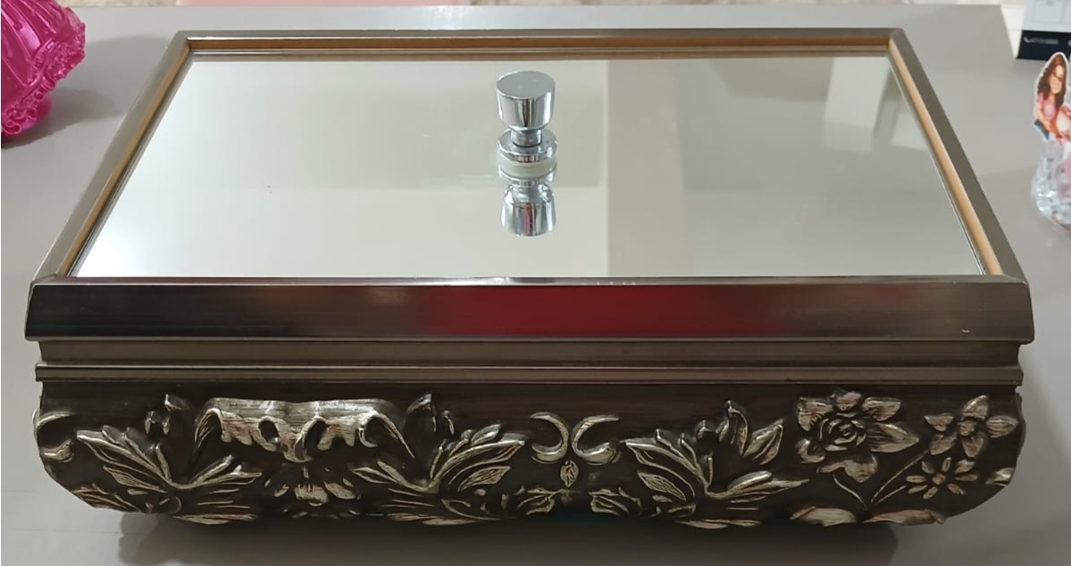 Caixa Decorativa Espelhada Madeira 20Cmx34Cm - LÊ FESTAS LOCAÇÃO DE 