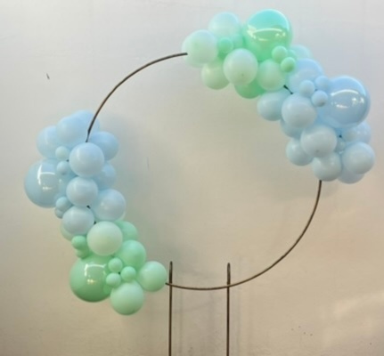 Arco de Balões (Organico Em Blocos Duplo) 16, 9 E 5 Verde Candy E Azul Candy (Ursinho Aviador) - Tamires Pegue e Monte Uberaba