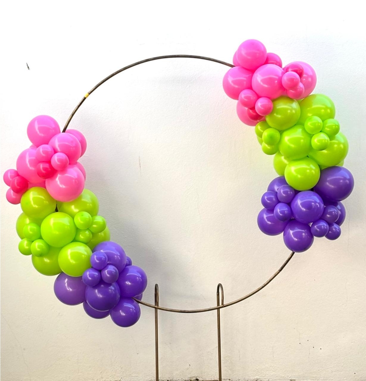 Arco de Balão ( Rosa Forte, Verde Limão E Laranja - 2 Meios-Arcos) Sem Buble - Tamires Pegue e Monte Uberaba