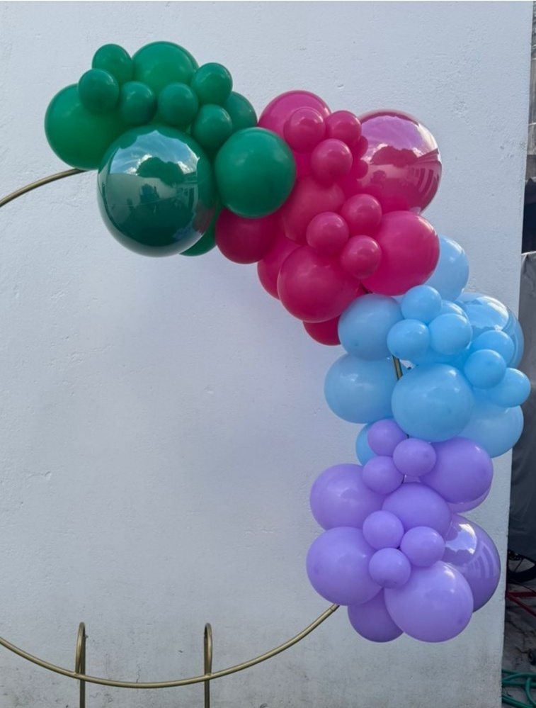 Arco de Balões (Organico Em Blocos) 16, 9 E 5 Verde Escuro, Rosa Pink, Azul Candy E Lilás - Tamires Pegue e Monte Uberaba