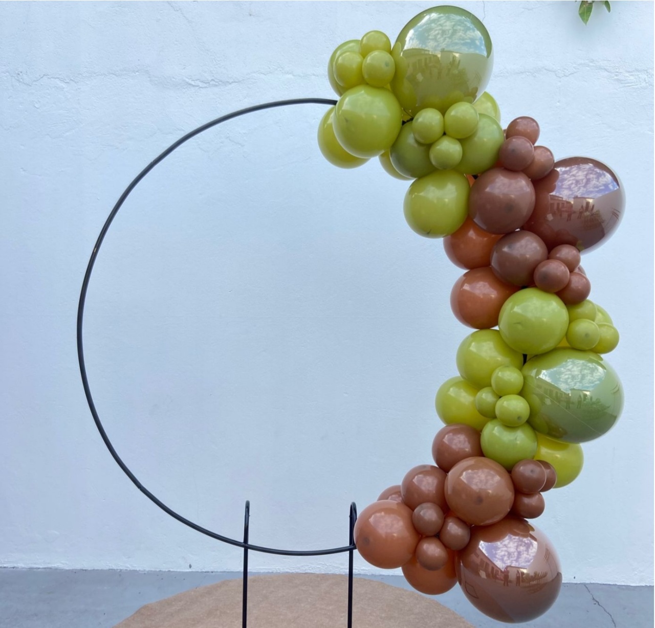 Arco de Balões (Organico Em Blocos Duplo) 16, 9 E 5 Verde Oliva E Marron (Safaré) - Tamires Pegue e Monte Uberaba