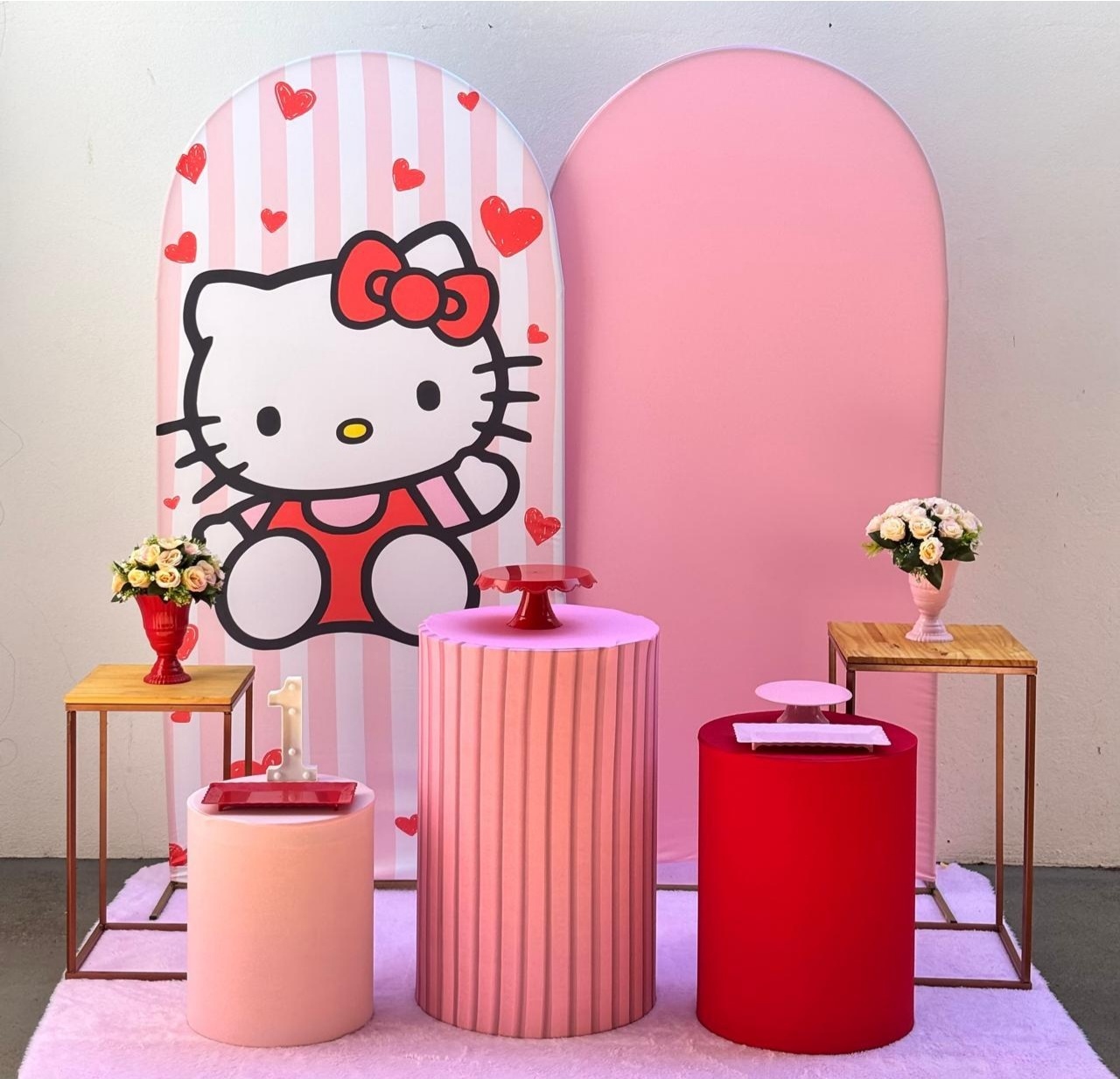 Hello Kitty Romano - Kit 3 (Mesinhas) - Tamires Pegue e Monte Uberaba