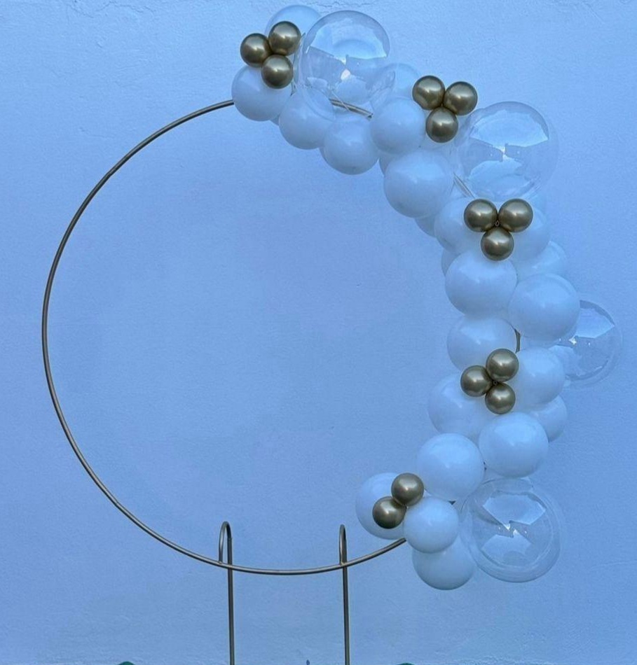 Arco de Balões (Organico Trio Metalizados ) 16 Buble, 9 Branco, 5 Platino Dourado (Batizado) - Tamires Pegue e Monte Uberaba