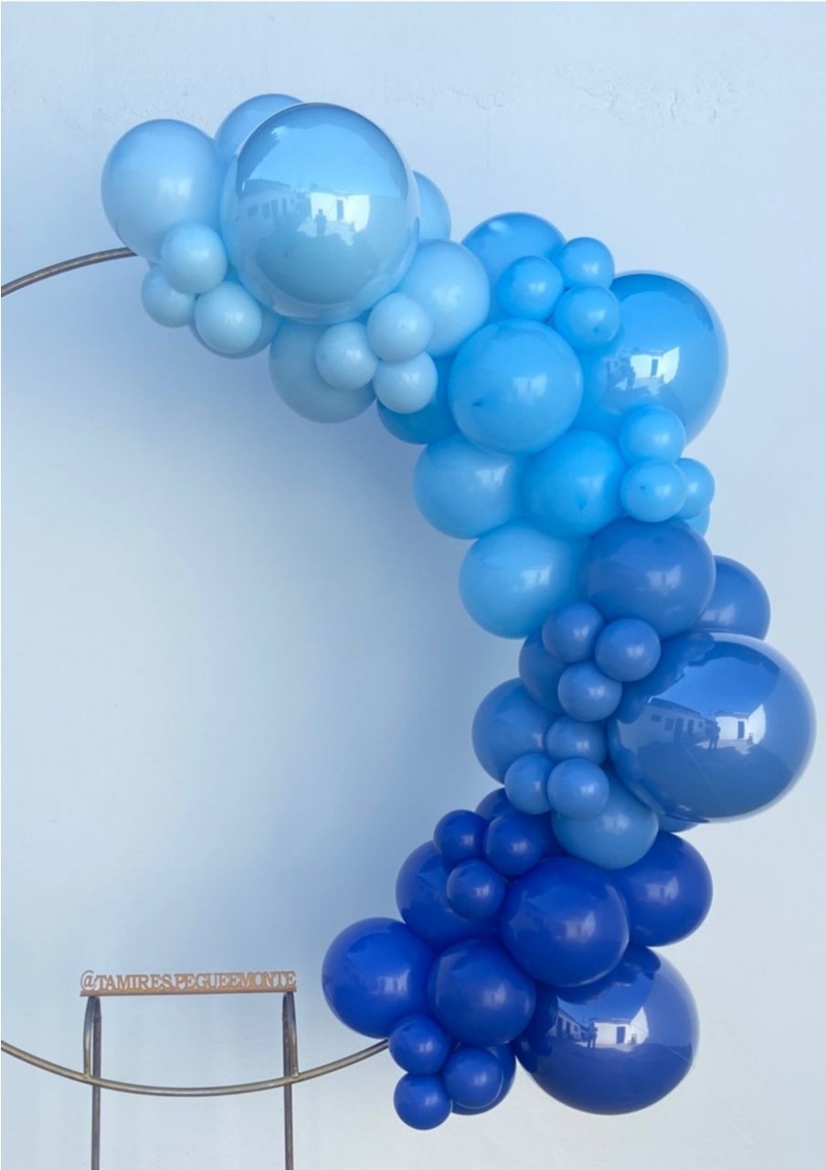 Arco de Balões (Organico Em Blocos) 16, 9 E 5 Azul Candy, Azul Claro, Azul Indigo E Azul Escuro - Tamires Pegue e Monte Uberaba