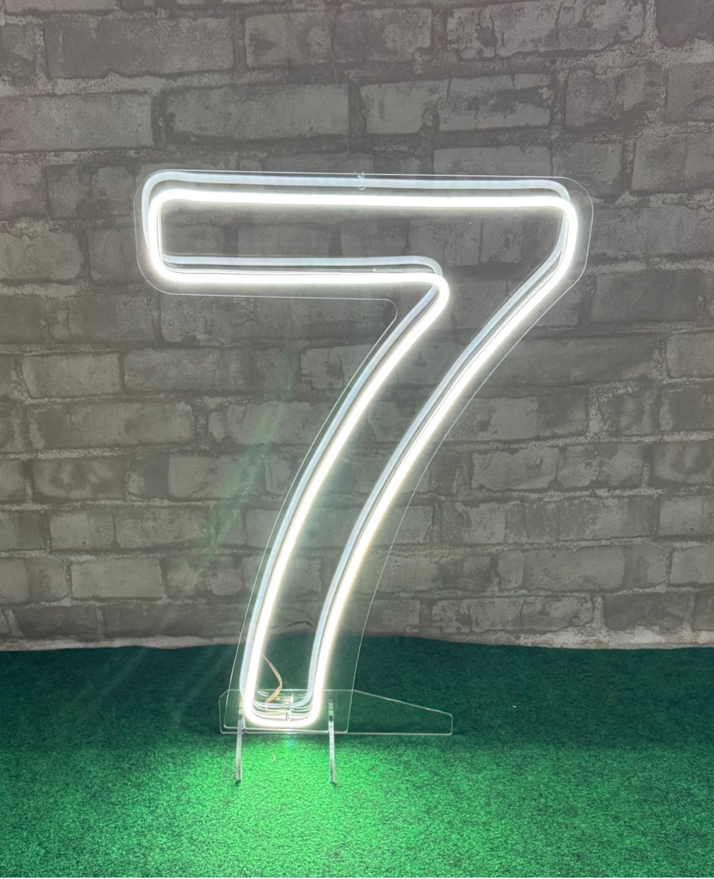 Número Led Chão 7 Vazado 50Cm (Quente) + Capa de Proteção - Tamires Pegue e Monte Uberaba